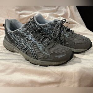 Asics women’s grey tennis shoes size 7.5